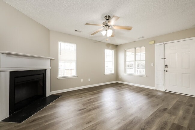 Photo - 1921 Boatswain Dr