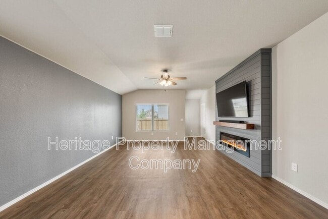 Photo - 544 Havarti Wy