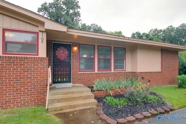 Photo - 4108 Lakeview Dr NW