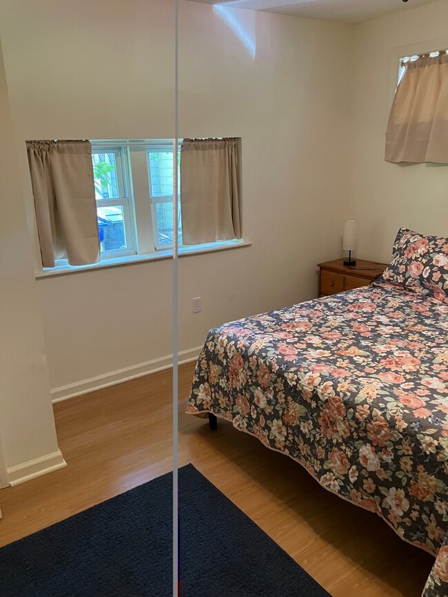 Queen Bed- main - 30 Forest St Unit First Floor