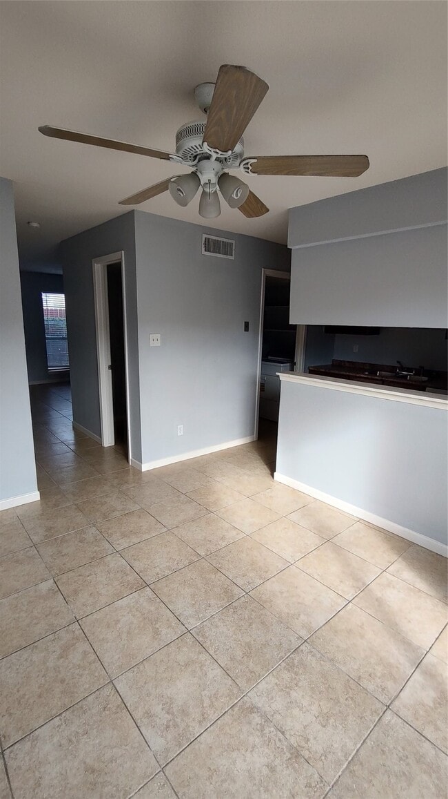 Photo - 4513 1/2 Bernardo De Galvez Ave Unidad 4