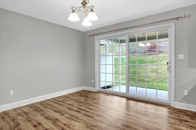 Photo - 16 Lismore Pl