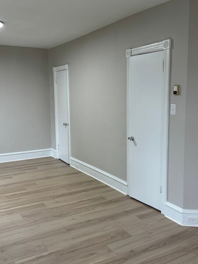 Photo - 2232 Mount Carmel Ave Unit 2R