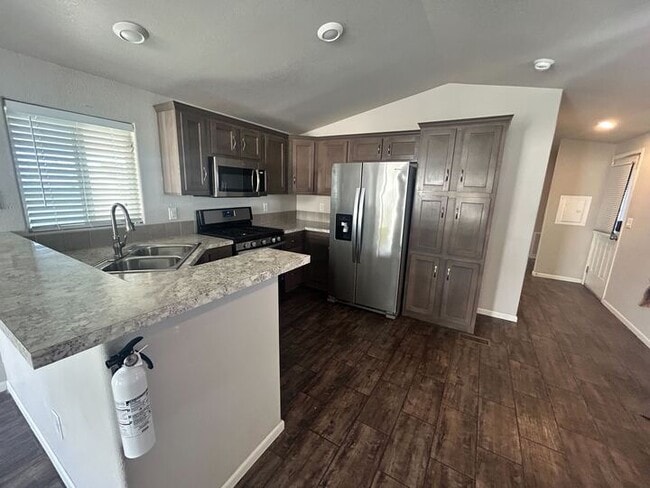 Photo - 530 S Alma School Rd