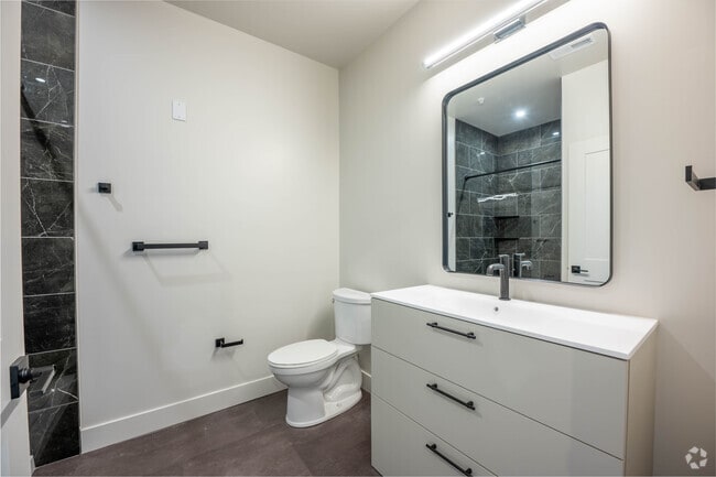 1BR, 1BA - 519SF - Bathroom