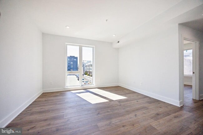 Photo - 1350 N Front St Unit 204