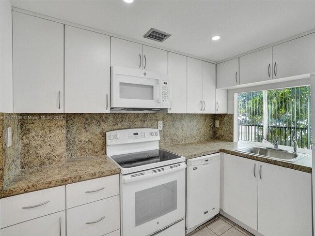 Building Photo - 9401 SW 4th St Unit 114 Rental