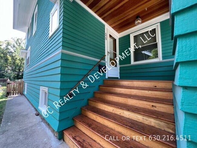 Photo - ***FULLY UPDATED / RIVER FOREST LOCATION /...