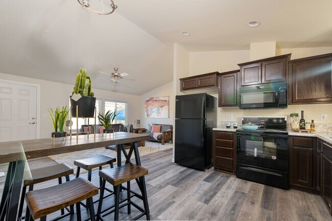 Photo - Remodeled 3 Bed/2 Bath National City Unidad 1837