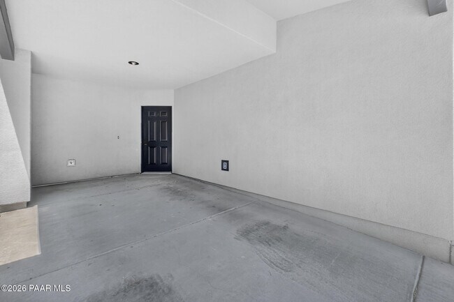 Photo - 720 N Walnut St Unidad 14