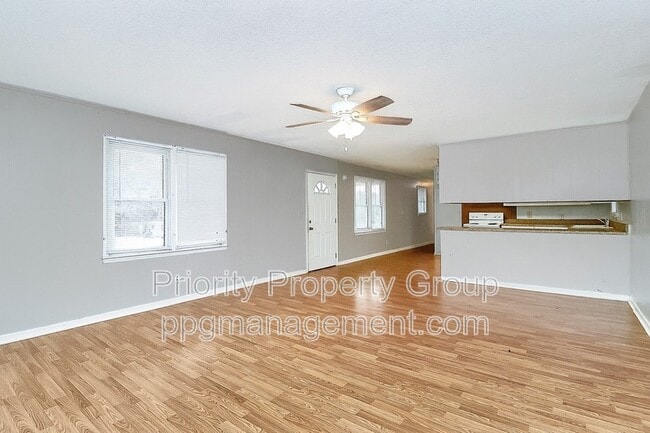 Photo - 110 Maudie Ln