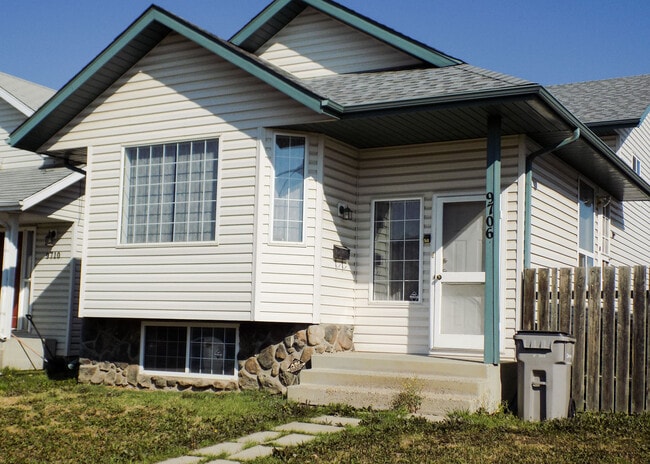 Building Photo - 9706-9126 126 Ave