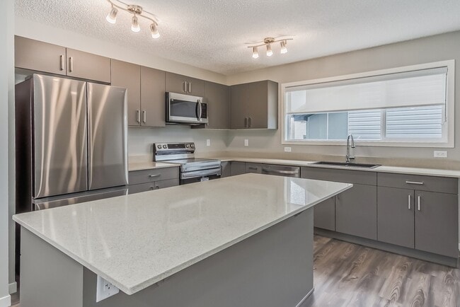 Building Photo - 15675-15618 18 Ave SW