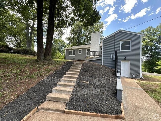 Building Photo - 12317 Metlock Rd Unit B Rental