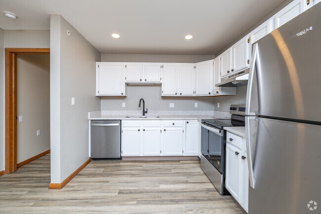 2BR, 2BA - 956SF - Kitchen - The Heritage