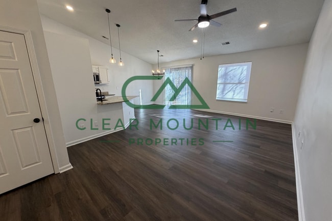 Photo - MOVE-IN SPECIAL! FREE RENT!