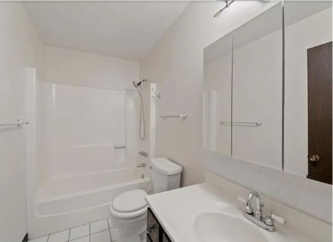 Photo - Spacious 3 bedroom home with a large Yard. Come see for yourself!