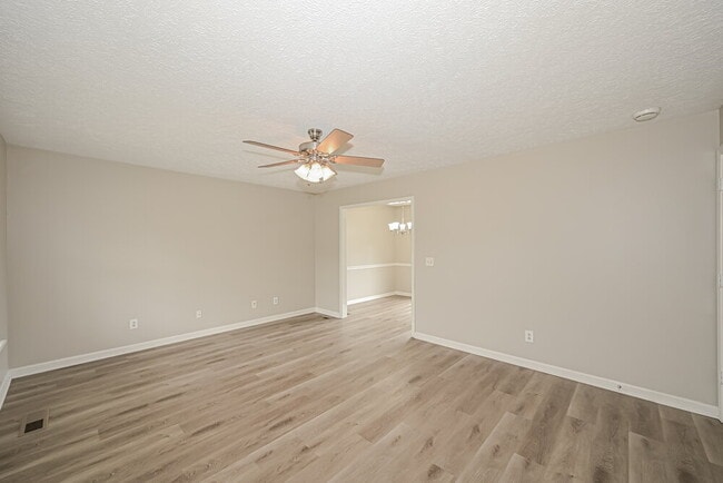 Photo - 1711 Luton Dr