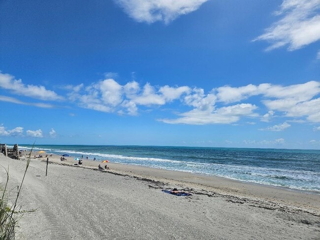 Building Photo - 1891 Jimmy Buffett Mem Hwy Unit 301 Rental