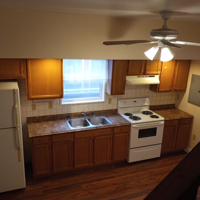 Building Photo - 43 Hawthorne St Unit 1