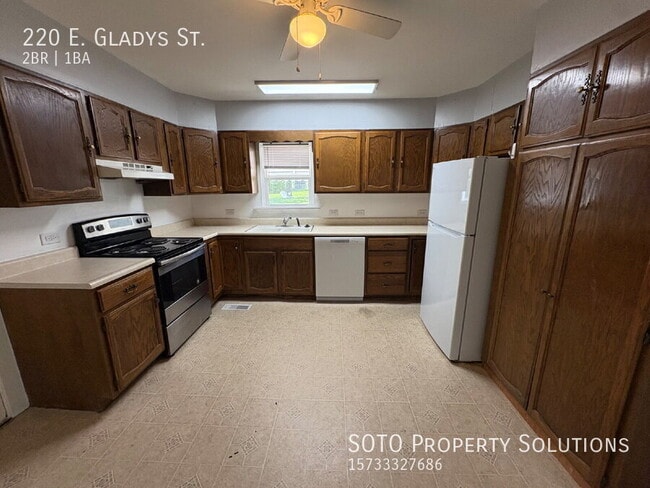 Photo - 220 E Gladys St