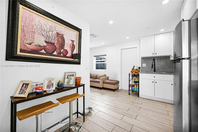 Photo - 6501 SW 4th St Unit B