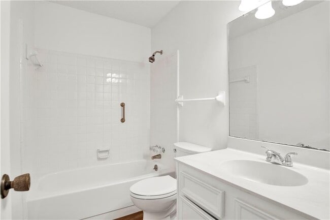 Photo - 6071 Highland Cir N