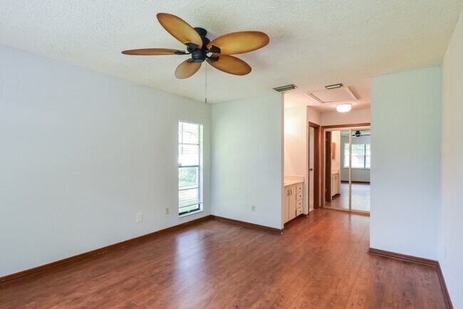 Photo - 715 Gilda Dr