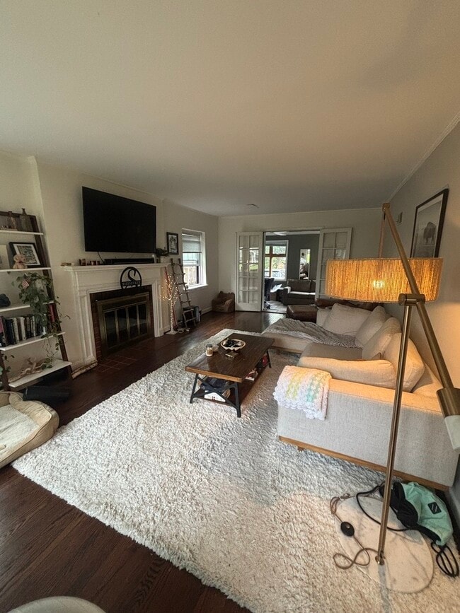 Photo - 290 Elm Park Ave