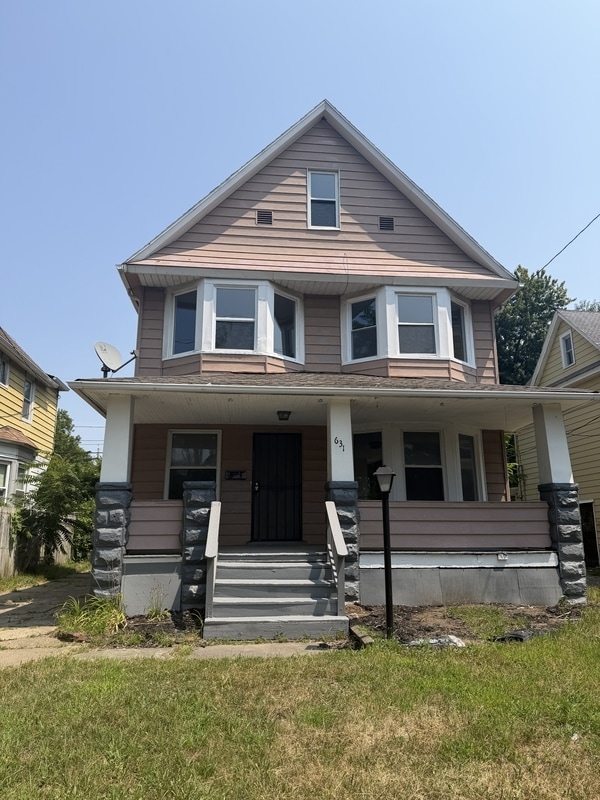 Building Photo - 631 E 113th St
