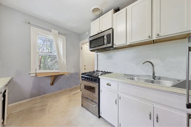 Photo - 389 Cleveland Ave S