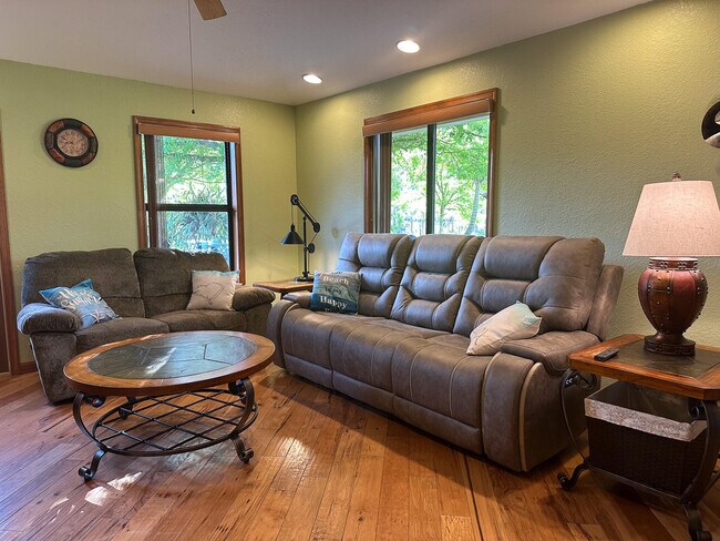 Photo - 12895-12854 54th St N