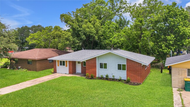 Photo - 110 Prune St