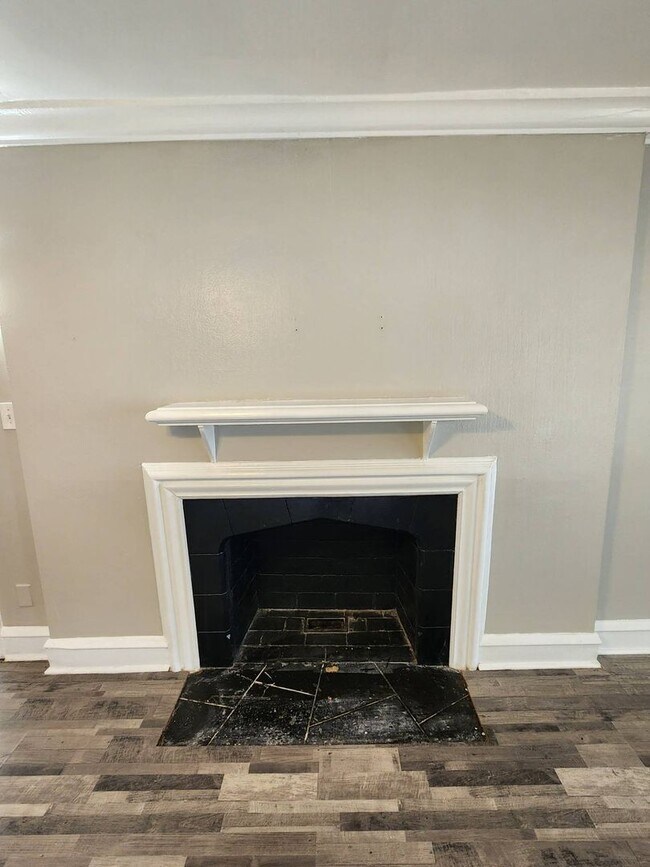 Photo - 3372 Colwyn Rd Unit 1