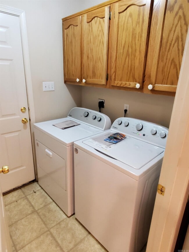 Photo - 2921 Henson Pl