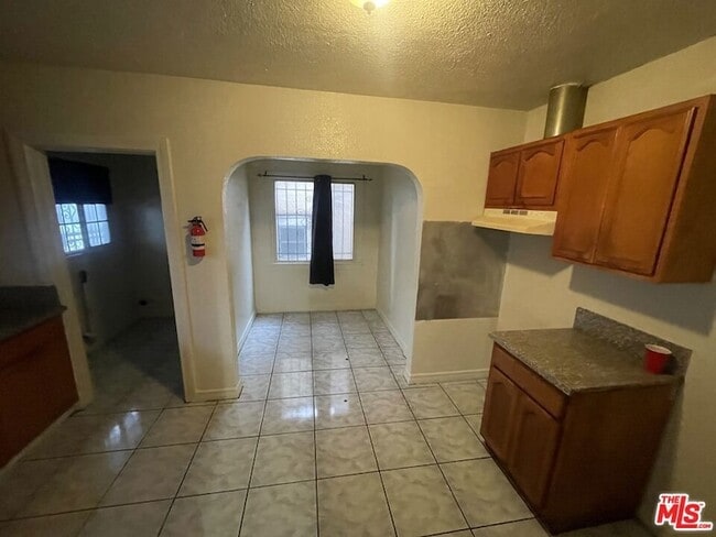 Photo - 6009 S Halldale Ave