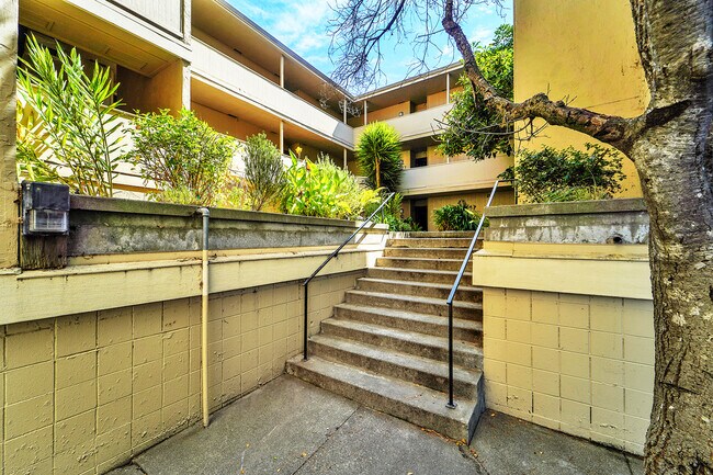 Photo - 1453 Neotomas Ave