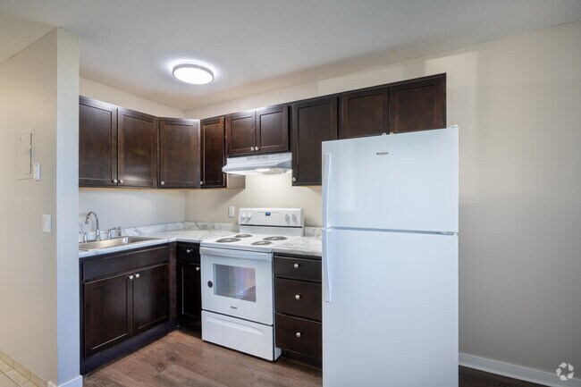 Studio - 340SF - Kitchen - Johnson Parkway