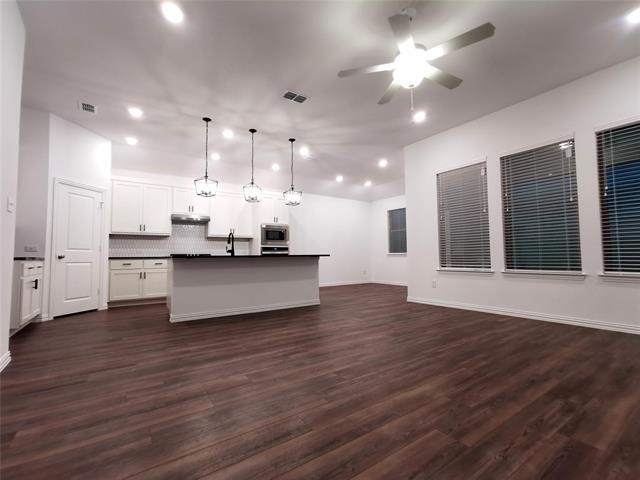 Photo - 2403 Lovegrass Ln