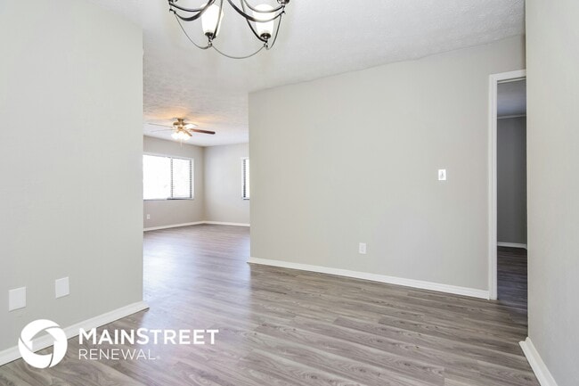 Photo - 3901 Helena St NE