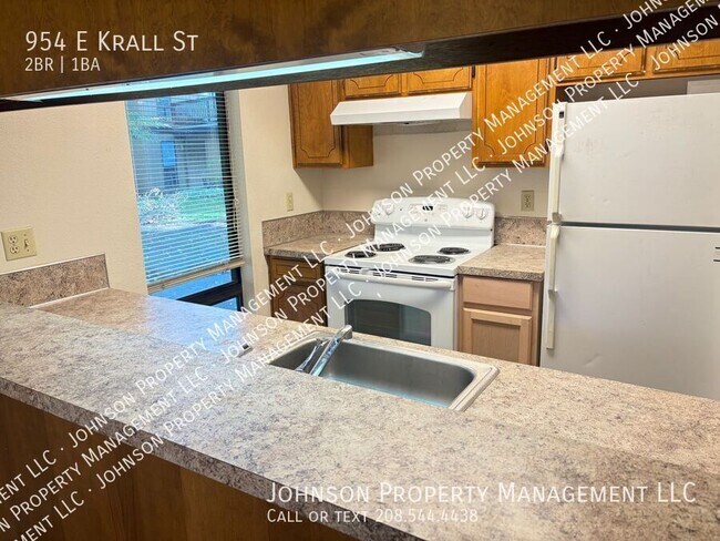 Photo - 954 E Krall St