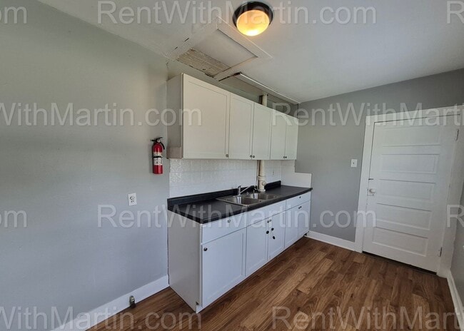 Photo - 348 Lamont St
