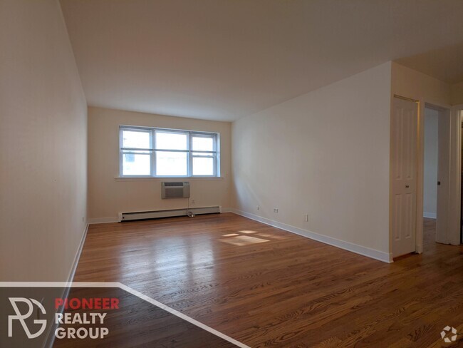 Building Photo - 643 W Wrightwood Ave Unit #625-309 Rental