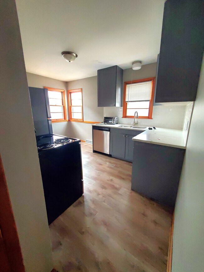 Photo - 4404 2nd St NE