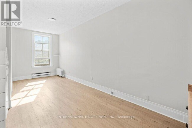 Photo - 67 Ontario Ave