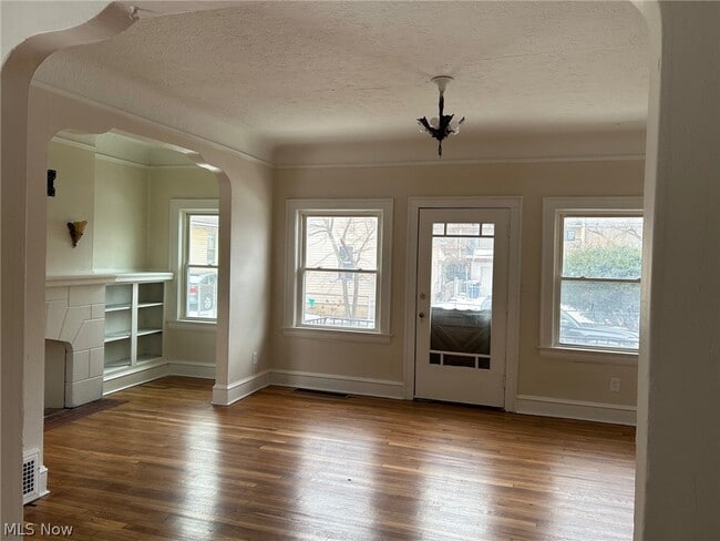 Photo - 1311 W 69th St Unit 1