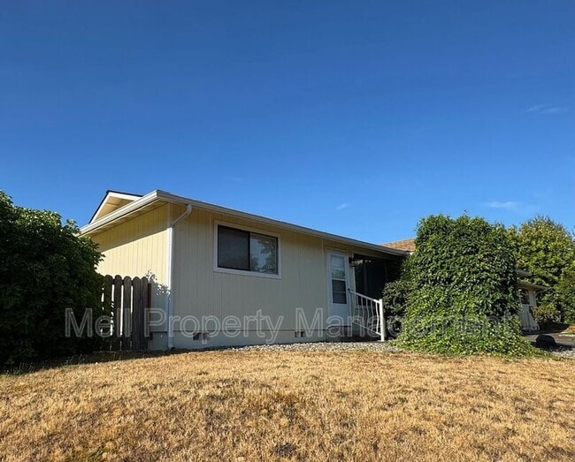 Building Photo - 1107 Thomas Ave Rental