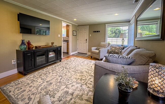 Photo - Kelsey's Cottage: Fully Furnished 2 bd/1ba...