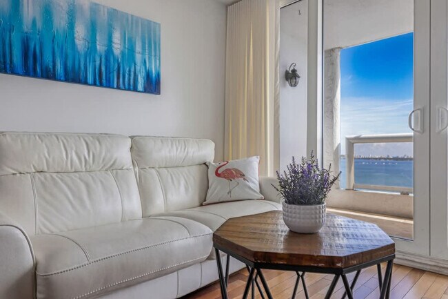 Photo - 1717 N Bayshore Dr Unidad ID1264178P