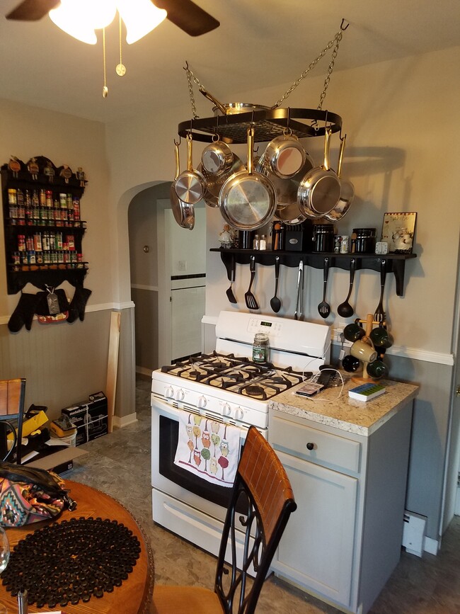 Kitche - 95 Wayland Ave Unit 2